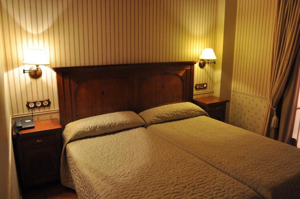 Hotel Bocale Sallent de Gállego Pokoj fotografie